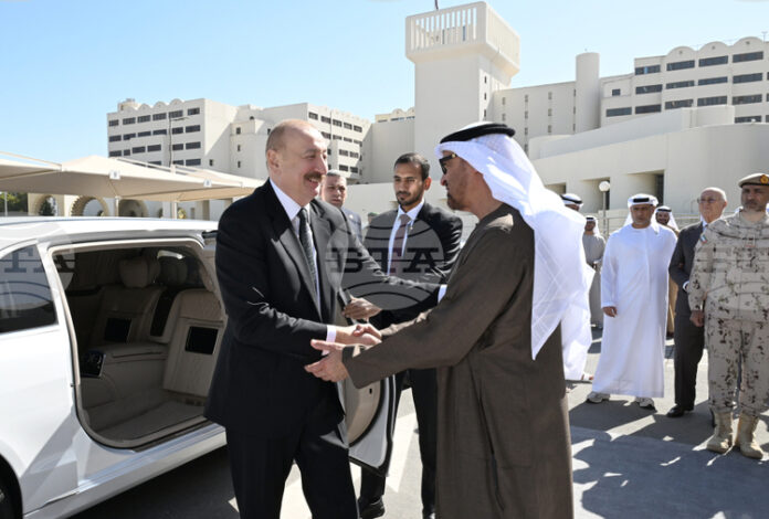 АЗЕРТАДЖ: Президентите на Азербайджан и ОАЕ наблюдаваха съвместното оперативно-тактическо учение "Щит на мира 2026", проведено в Абу Даби