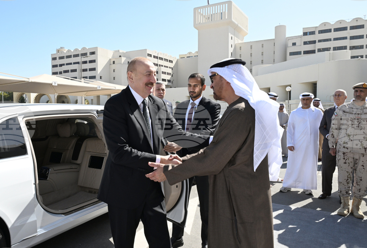 Президентът на Азербайджан Илхам Алиев заедно с президента на ОАЕ