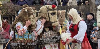 Балчик бе домакин за втора поредна година на празник с участието на кукерска група от село Чарган