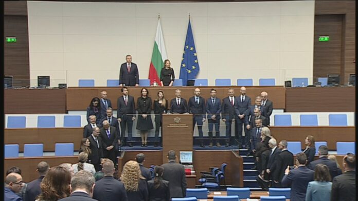 Служебното правителство с премиер Андрей Гюров положи клетва пред Народното събрание