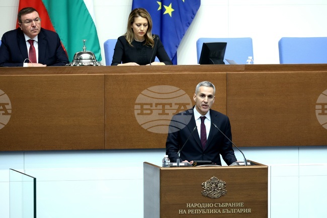 Премиерът Андрей Гюров заяви след клетвата на служебното правителство че