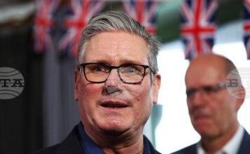 Британският премиер Стармър каза, че за него е било "чест" да работи с подалия оставка шеф на канцеларията си Максуийни