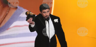 Бед Бъни влезе в историята с „Грами“ за албум на годината