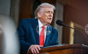 „Америка печели“ и „демократите са луди“: Тръмп с най-дългата реч „За състоянието на Съюза“ Доанлд Тръмп реч