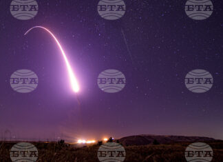 Тестово изстрелване на американска междуконтинентална балистична ракета "Минитмън 3" от полигон в щата Калифорния.