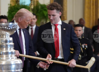 Доналд Тръмп прие в Белия дом хокеистите от националния отбор на САЩ, които спечелиха олимпийското злато в Милано