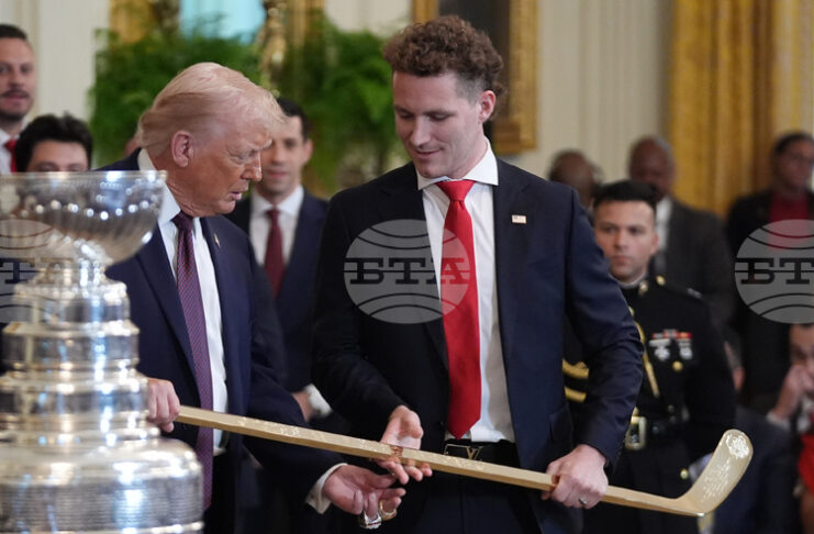 Доналд Тръмп прие в Белия дом хокеистите от националния отбор на САЩ, които спечелиха олимпийското злато в Милано