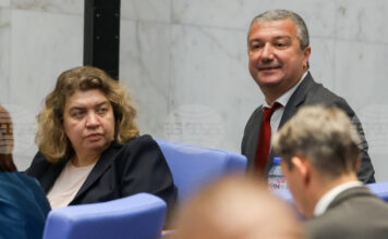 Драгомир Стойнев е освободен като председател на ПГ "БСП-Обединена левица", сменя го Наталия Киселова