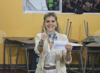 Дясноконсервативната Лаура Фернандес печели президентските избори в Коста Рика още на първи тур