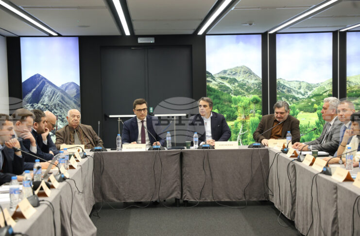 Експерти обсъждат доходите в България на дискусия по инициатива на „Продължаваме промяната“