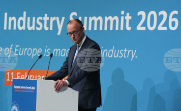 Европа трябва да предприеме решителни действия, за да избегне икономически упадък, предупреди Мерц в Антверпен