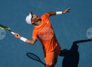 Феликс Оже-Алиасим защити титлата си на турнира по тенис в Монпелие