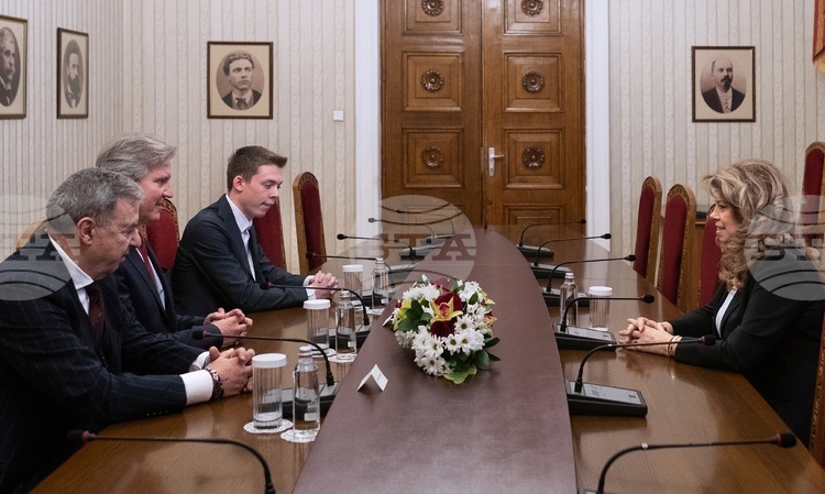 Георги Аврамчев и президентът на Европейската централа по плувни спортове Антонио Жозе Силва проведоха среща с президента на България Илияна Йотова