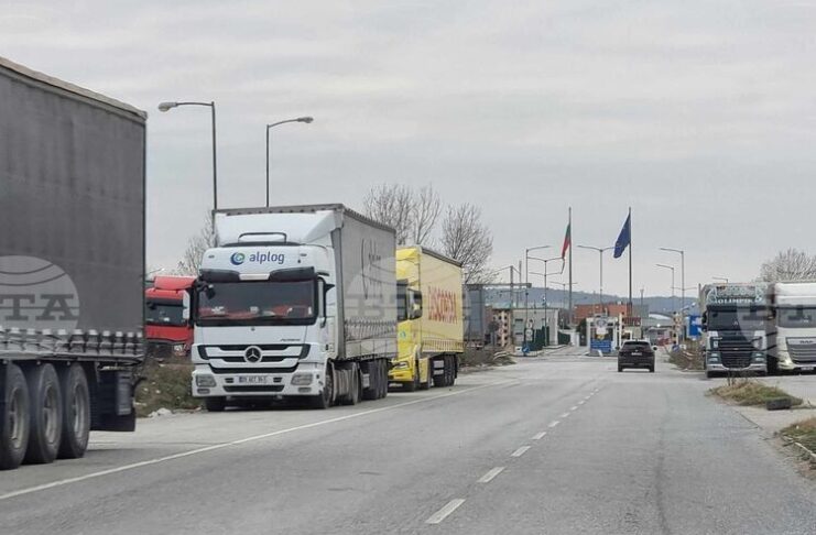 Граничният пункт „Лесово" не работи поради спиране на тока, съобщава „Гранична полиция"