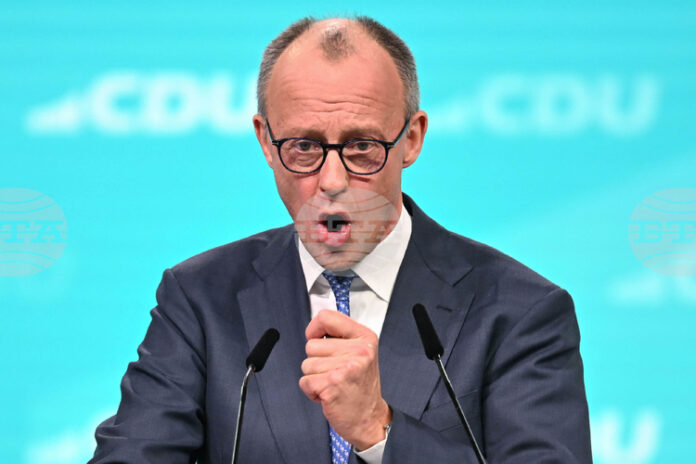 ХДС и ГСДП са в оспорвана надпревара месец преди избори в западна германска провинция