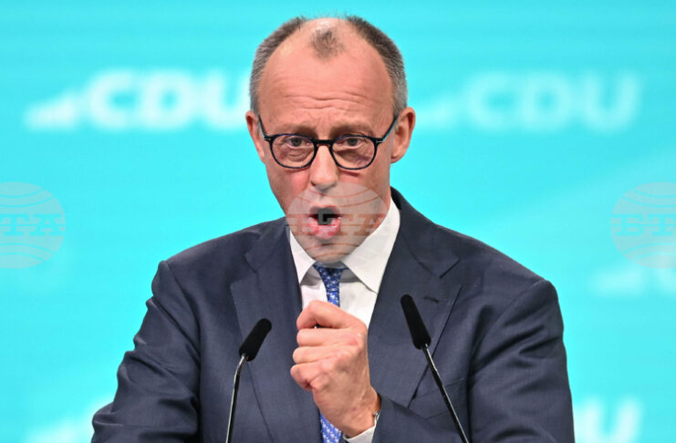 ХДС и ГСДП са в оспорвана надпревара месец преди избори в западна германска провинция