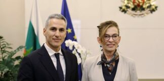 Премиерът Гюров се срещна с посланика на Германия Ирене Планк