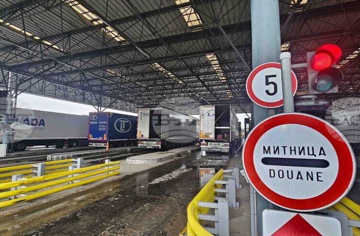 Интензивен е трафикът на граничен пункт „Капитан Андреево“ на изход за товарни автомобили, съобщава „Гранична полиция"