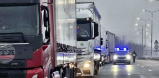 Интензивен е трафикът на граничните пунктове „Капитан Андреево“ и „Лесово“ на изход за товарни автомобили