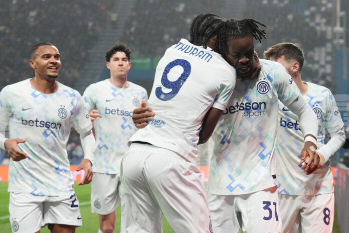 Интер отбеляза пет гола срещу Сасуоло и увеличи преднината си на върха в Серия А
