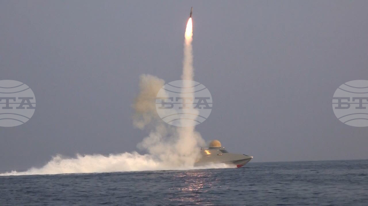 Днес Иран и Русия проведоха съвместни военноморски учения в Оманския