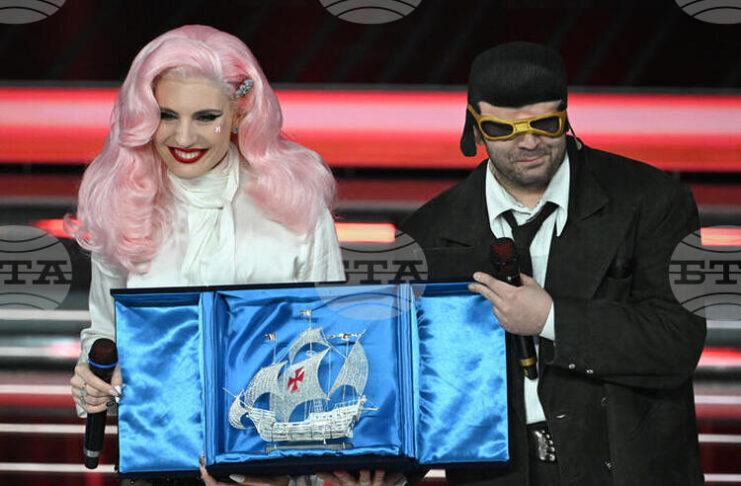 Италианската изпълнителка Дитонелапиага е големият победител в конкурса за най-добър дуетен кавър на фестивала в Сан Ремо