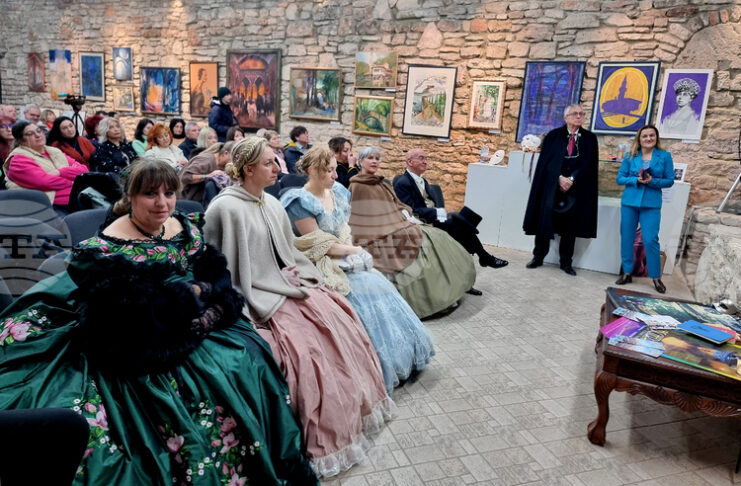 Италиански традиции чрез символиката и историята на Венецианския карнавал показват в „Двореца" в Балчик