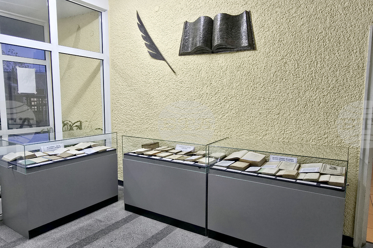 Изложба на старопечатни книги беше открита в Общинската библиотека „Марин Дринов“ в Панагюрище