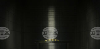 Китай между традицията и рекордните пазари - цената на златото привлича жителите на страната пред машини, обменящи бижута срещу пари в брой