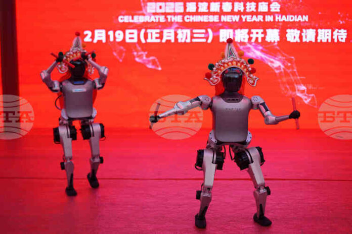 Китай посрещна годината на Коня с голяма гала и роботи Китай посрещна годината на Коня с голяма гала и роботи