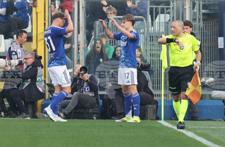 Комо надви Лече в Серия "А" и се изкачи на пето място