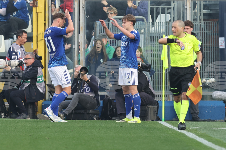 Комо надви Лече в Серия "А" и се изкачи на пето място