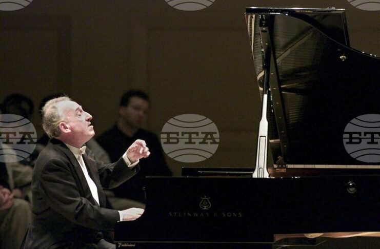 Комплект от 62 диска събира всички записи на пианиста Маурицио Полини и дава пълен поглед върху кариерата му