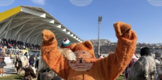 Кукери от цялата страна участват в празник за Сирни заговезни в град Костенец