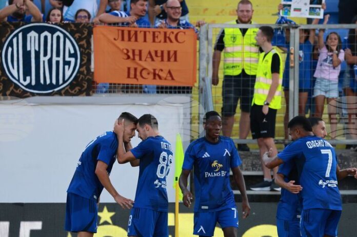 Левски трансферира Марин Петков в Саудитска Арабия