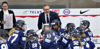 Мачът от олимпийския женски хокеен турнир между Канада и Финландия бе отложен със седмица