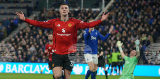 Манчестър Юнайтед не може да изпусне третото или четвъртото място във Висшата лига, сигурни са анализатори на Sky Sports