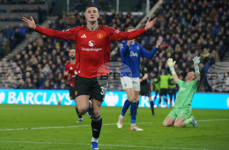 Манчестър Юнайтед не може да изпусне третото или четвъртото място във Висшата лига, сигурни са анализатори на Sky Sports