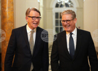 Манделсън е изправен пред искане да върне обезщетението, получено след отстраняването му като посланик в САЩ заради връзките му с Епстийн