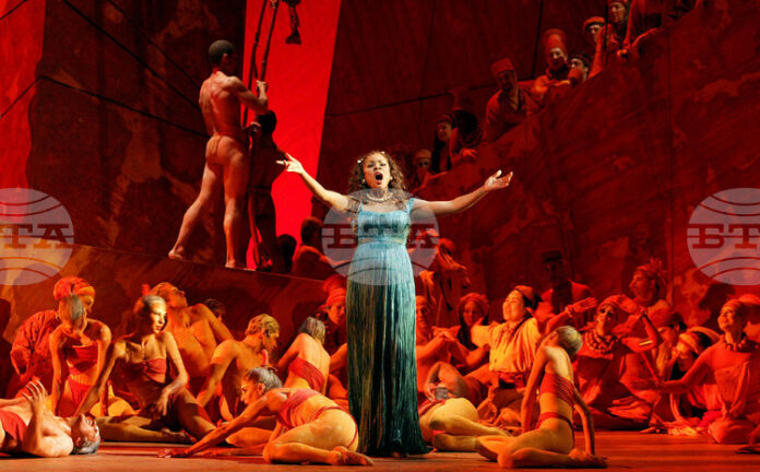 Мецосопраното Денис Грейвс се сбогува с оперната сцена след 40-годишна кариера