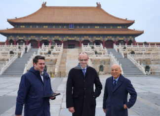 Мерц посети Забранения град в Пекин в края на визитата си в Китай