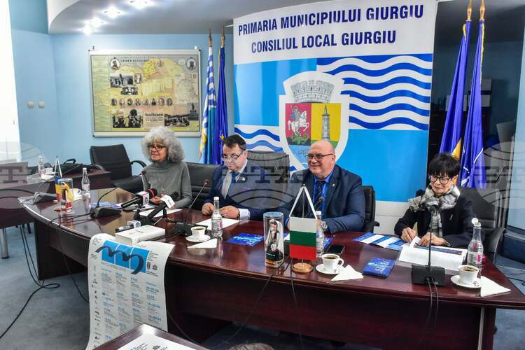 Международният фестивал „Мартенски музикални дни“ беше представен в Гюргево пред румънски медии