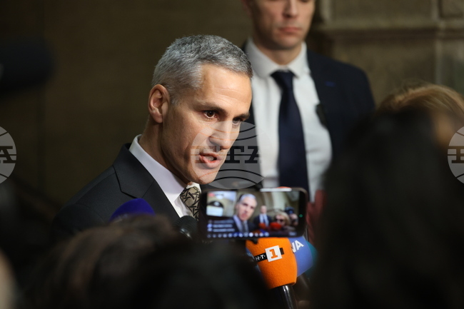 Изборът на президента Илияна Йотова да възложи мандат за служебен