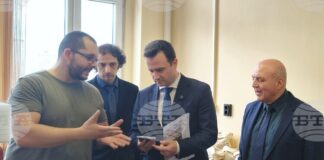 Министърът на енергетиката в оставка и изпълнителният директор на „Български енергиен холдинг“ посетиха Геологическия институт при БАН