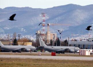 Министерството на отбраната ни информира, че предстои обучение, каза президентът Йотова за американските военни самолети на летището в София