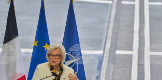 Министрите на отбраната на Индия и Франция засилиха сътрудничеството между страните си