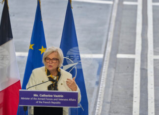 Министрите на отбраната на Индия и Франция засилиха сътрудничеството между страните си