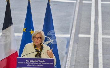 Министрите на отбраната на Индия и Франция засилиха сътрудничеството между страните си