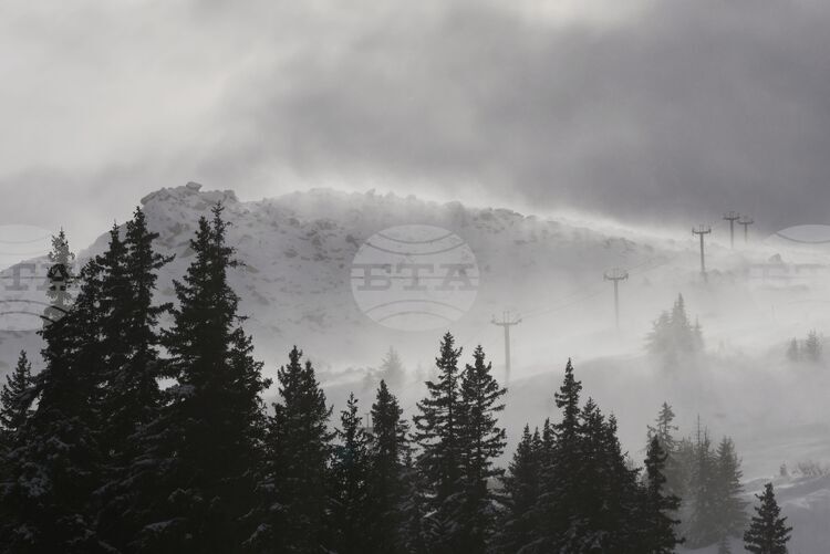 На много места все още има лавинна опасност, съобщиха от Планинската спасителна служба на БЧК