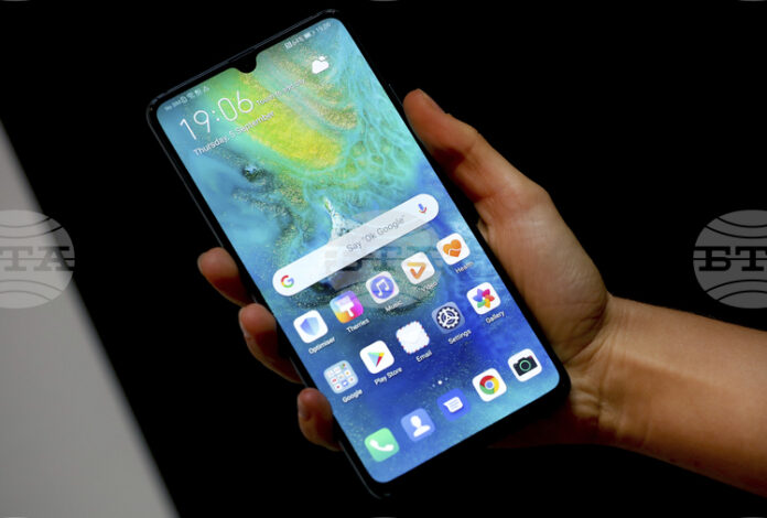 Над половината от германските тийнейджъри са против забраната на смартфоните в училищата, показва проучване